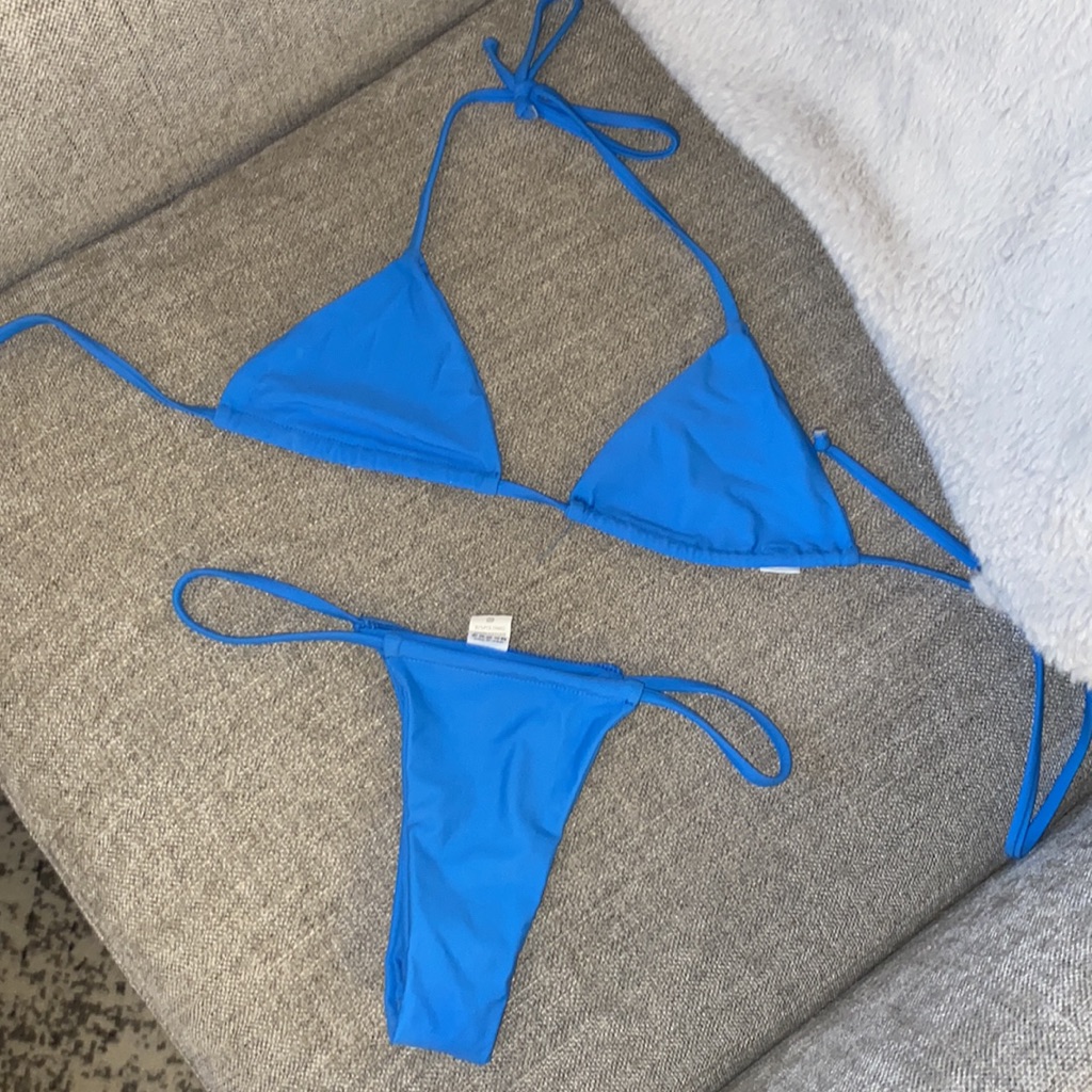 Amazon Blue Bikini String Set